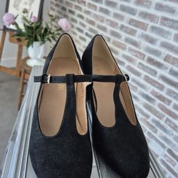 Black Suede T-Strap Heels Size 8 Mint Condition 
