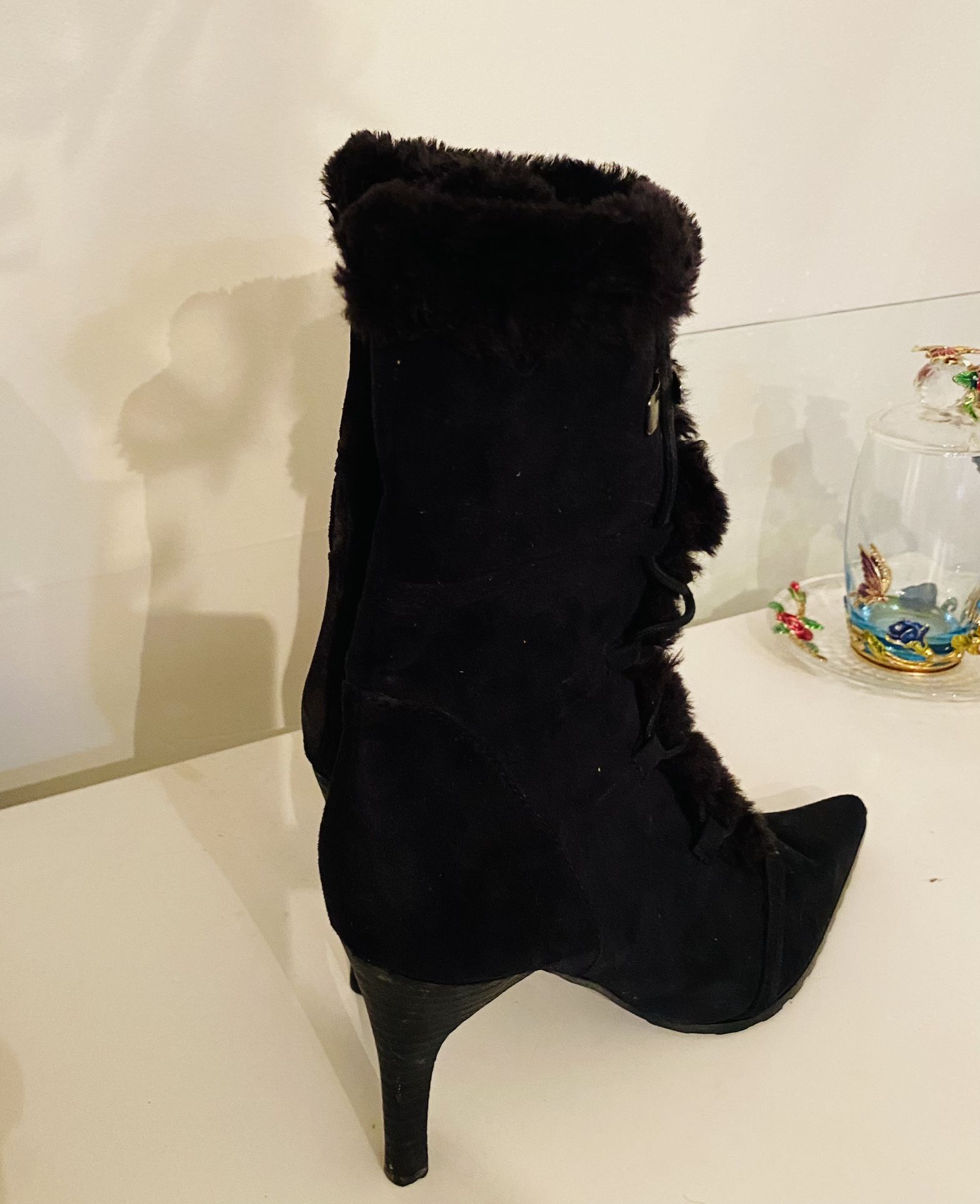 Black Designer Suede Fur Diva Boots By Cachet - Size 9M