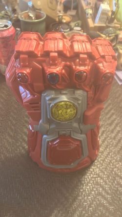 Marvel Avengers End Game Thanos Lights Sound Electronic Gauntlet Red Glove