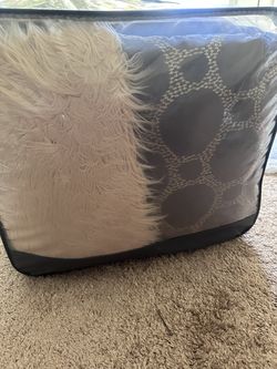 COMFORTER AND SHEET SET