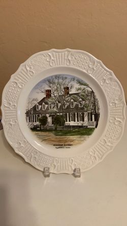 Vintage Collector Plate “The Raleigh Tavern”