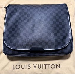 Louis Vuitton Daniel (GM) Damier Graphite Canvas Messenger Bag (NWOT)