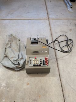 Vintage Olivetti Divisumma 14 Mechanical Calculator - WORKS