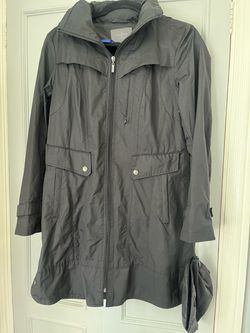 Women’s Cole Haan Black Raincoat -size medium with hood and travel pouch
