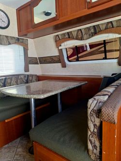 2016 Pioneer travel trailer 23 '