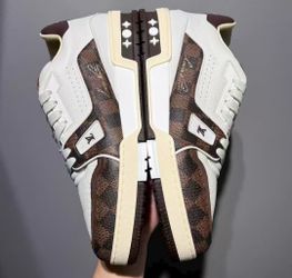 Louis Vuitton trainer in brownish white