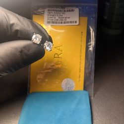 New 2 ct Moissanite Diamond Earings.