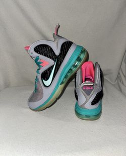 Nike Lebron 9  Size 5y