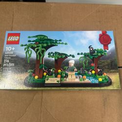 Lego-40530-Jane Goodall Tribute