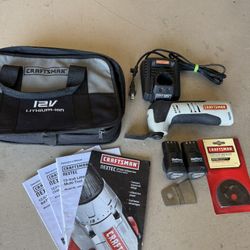 Craftsman Osillating Multi-Tool, Carry-cas,2 Batteries(holding charge)