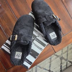 Dolce Vita Women's Anina Cozy Buckle Slide Clogs. Size 8