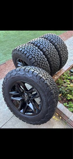 Stock Chevy trail Boss Wkeels and tires