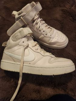 NIKE YOUTH SHOES