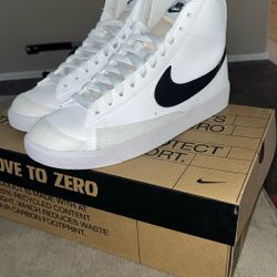 DS Nike Blazer 77 Size 9 Woman’s 7.5 Men’s $100 OBO 