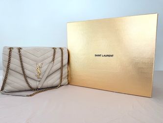 Saint Laurent Loulou Puffer in lambskin with gold hardware Medium size.
