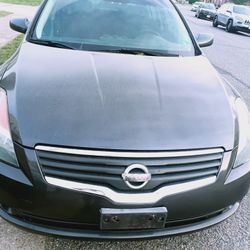 Nissan Altima Special Edition / 6 Speed Manual 