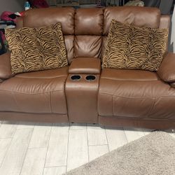 Set Of Love Seats An Single Recliner 