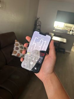 iPhone 16e
