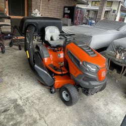 Husqvarna Ts 146X Riding Lawnmower Like New Six