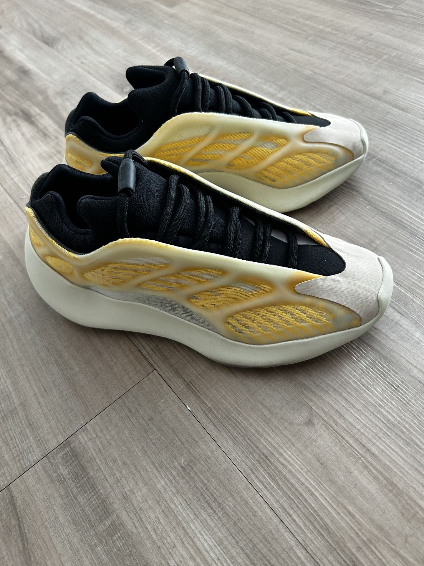 Yeezy 700 V3 'Mono Safflower'