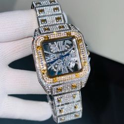 Luxurious Wrist Time