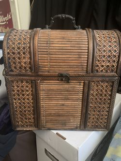 Wicker wooden box