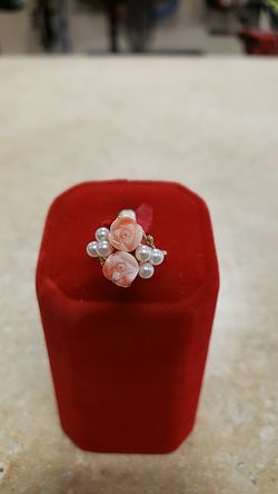 14k Yellow Gold Pink Coral Flower and Pearl Ring