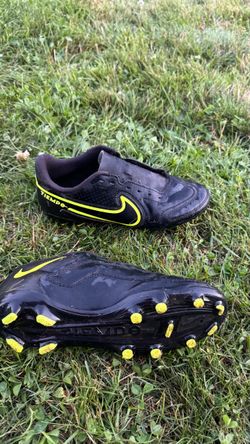 NIKE Football Cleats