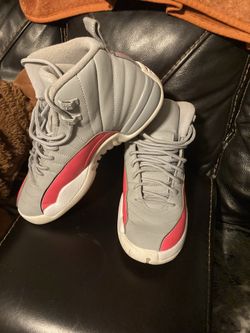Air Jordan 12 Retro GS "Wolf Grey Racer Pink" 6.5Y (women’s 8)Excellent Condition