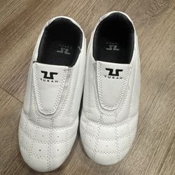 Kids Tusah Taekwondo Shoes Size 3 / 35