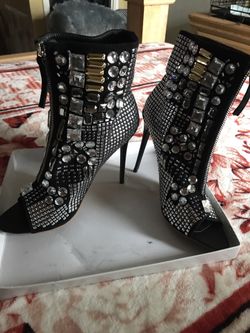 Woman shoes