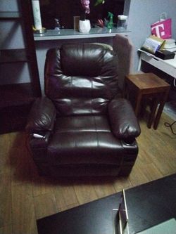 Black Rustic Electric Chair / Heated MUST GO TODAY 9/28 OFFER $$$