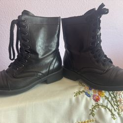 Women’s Leather Boots 