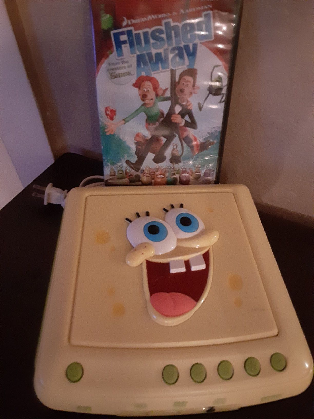SpongeBob DVD players w/spongebob remote