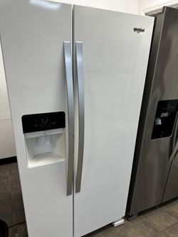 Whirlpool White 33 Wide Side By Side Refrigerator 