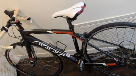 Commuter bike Felt F85