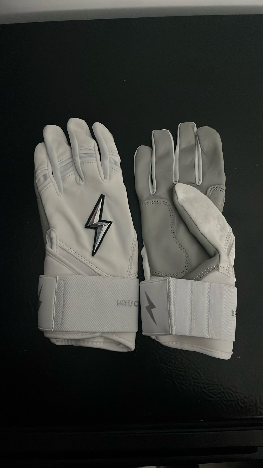 Bruce Bolt, White & Gray, Youth Large