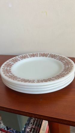 Vintage Pyrex "Copper Filigree" Plates – Set of 4 (1960s/70s)
