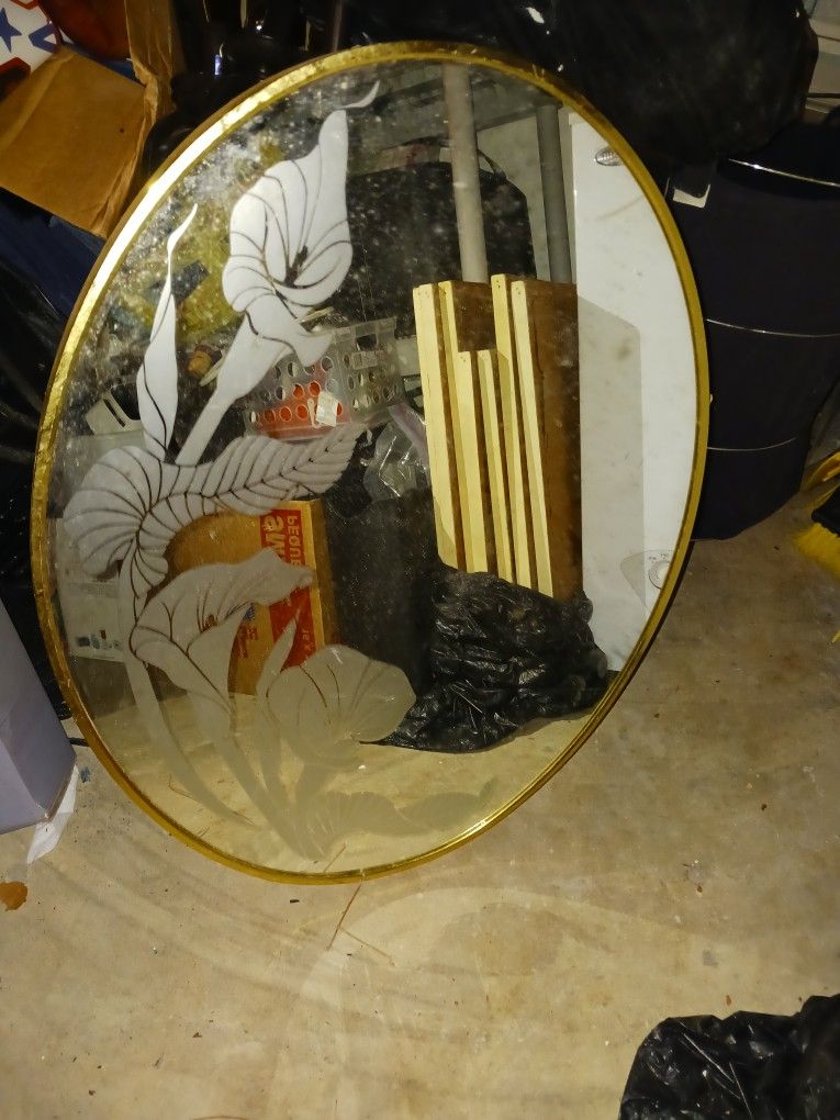 BEAUTIFUL 32IN OVAL MIRROR 7 FIRM LOOK MY POST ALOT NICE ITEMS