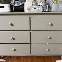 Dresser