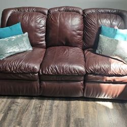 Gorgeous 3pc Leather Couch Set