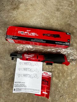 New 170$ no Ofers M12 FUEL 12V Lithium-Ion Compact 3/8 in. Cordless Ratchet (Tool-Only)