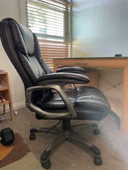 Desk chair
