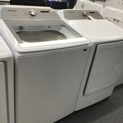 New Scratch And Dent Samsung Washer And Dryer Set. 1 Year Warranty 