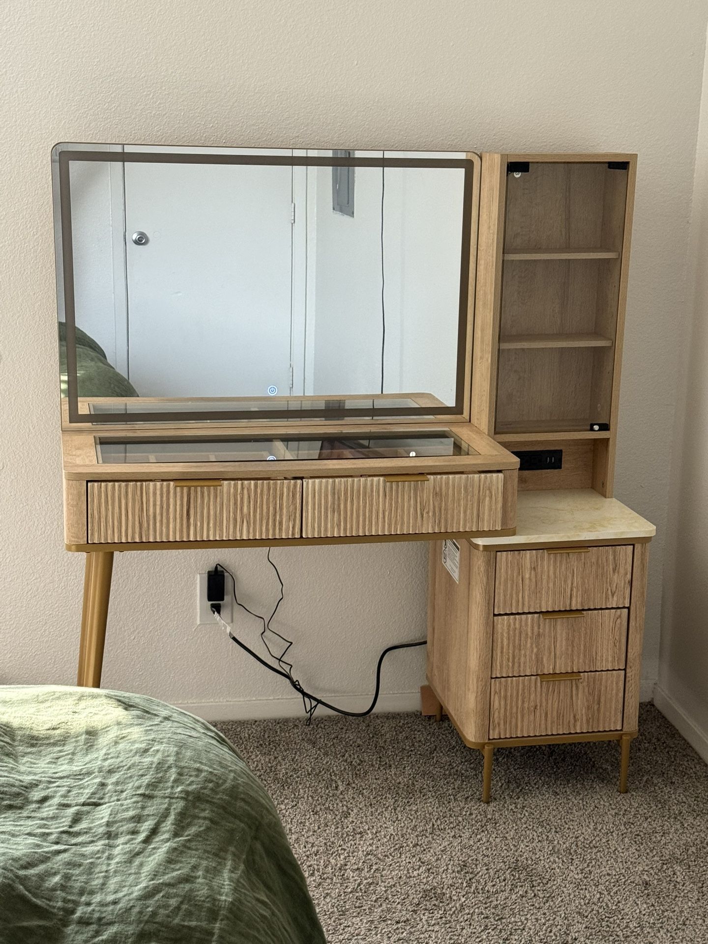 Fluted Makeup Vanity