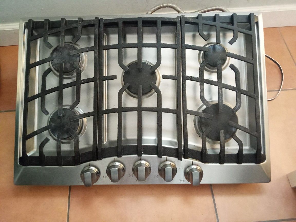 Viking36 Inch Wide Built-In Natural Gas Cooktop wi Stainless..perfect Condition th SureSpark Ignition System

