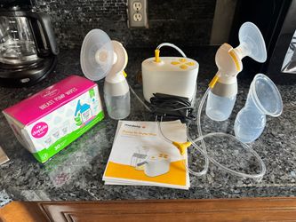 Models - Pump In Style Pro Traditional Breast Pump + Haakaa Milk collector + Dapple Brest pump wipes