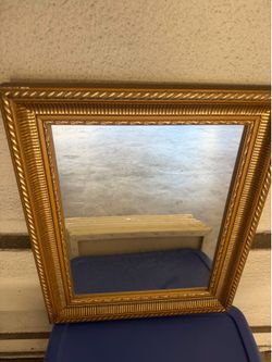 Elegant Gold Framed Wall Mirror – Classic Vintage Style