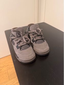 Jordan 4s Cave Stones 7.5c
