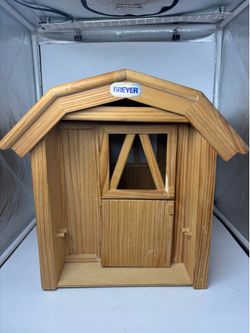 Breyer Traditional Wooden Horse One Stall Barn With Lifting Roof Access Doors